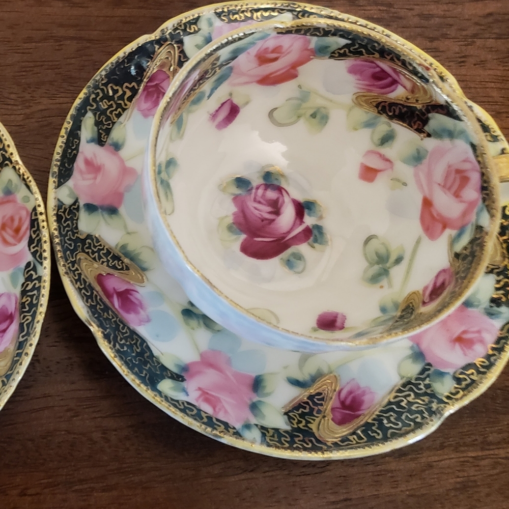 Vintage Teacups with Saucers Black & Gold Detail Pink Flowers - Picture 2 of 14